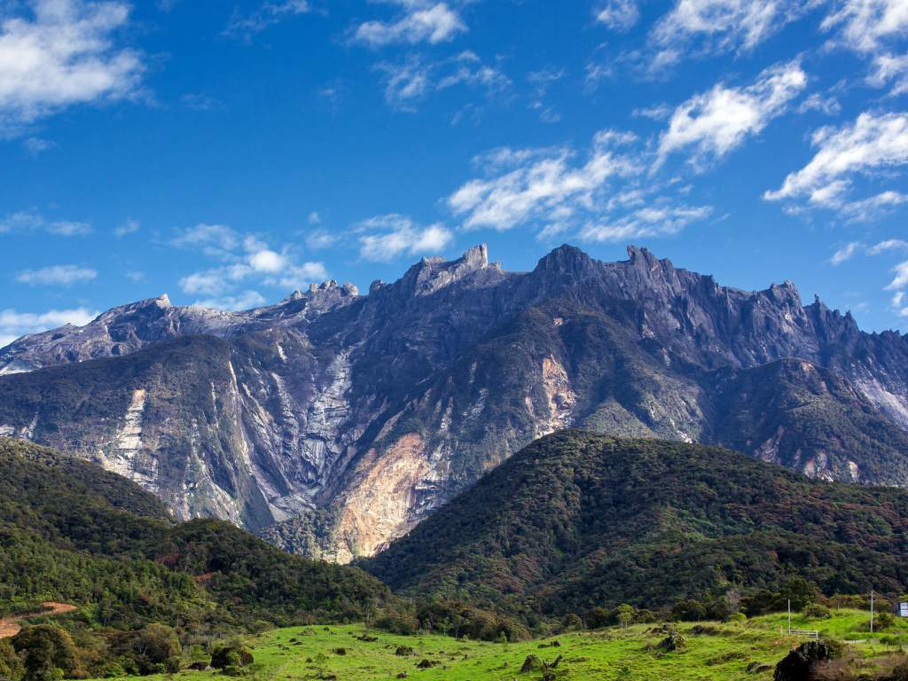 sejarah gunung kinabalu