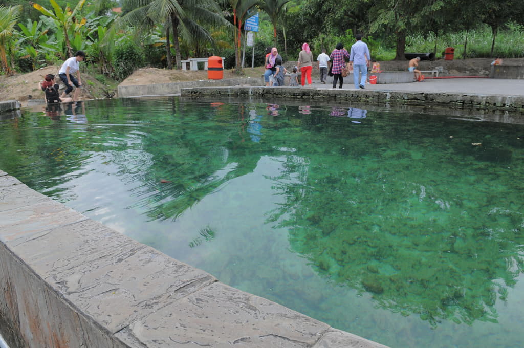 tarikan kolam air panas selayang