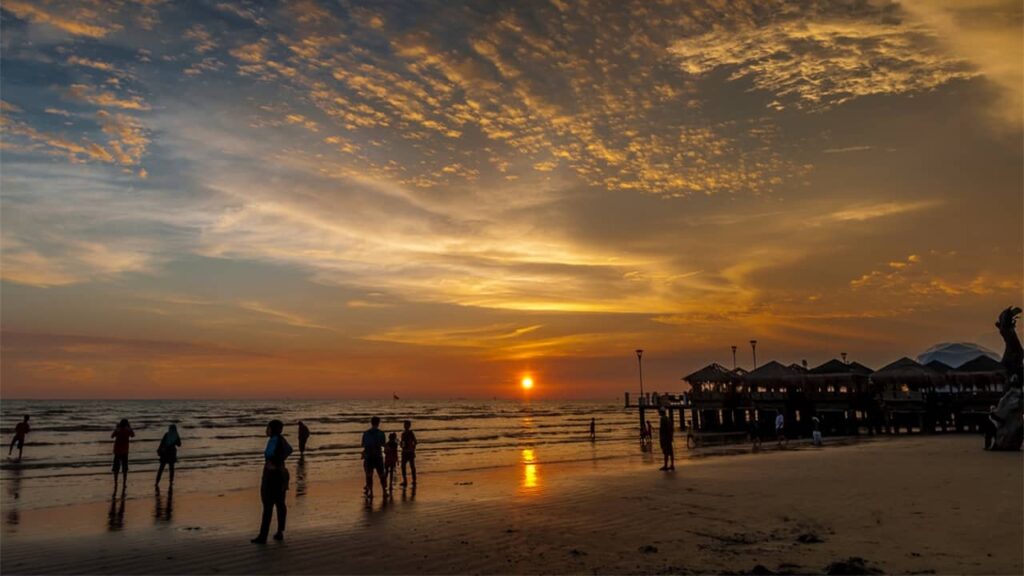 tarikan morib beach