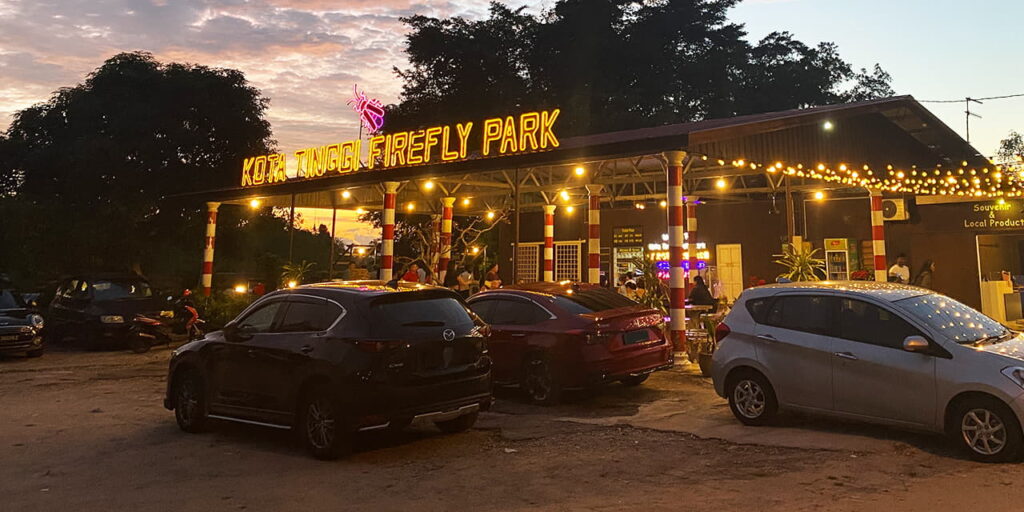 waktu operasi firefly park