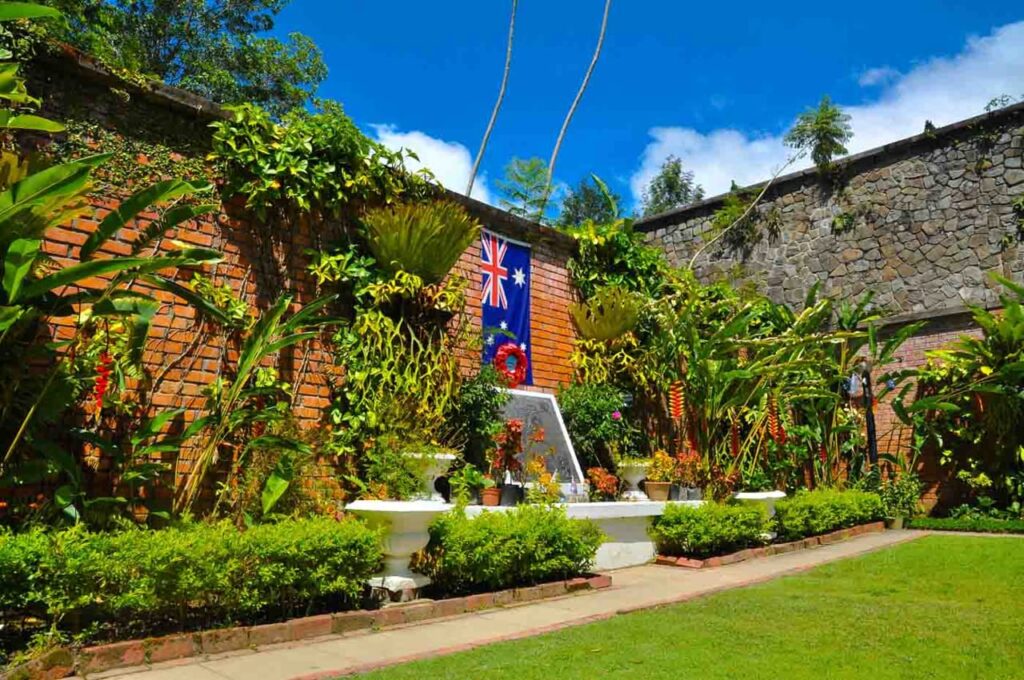 waktu operasi kundasang war garden