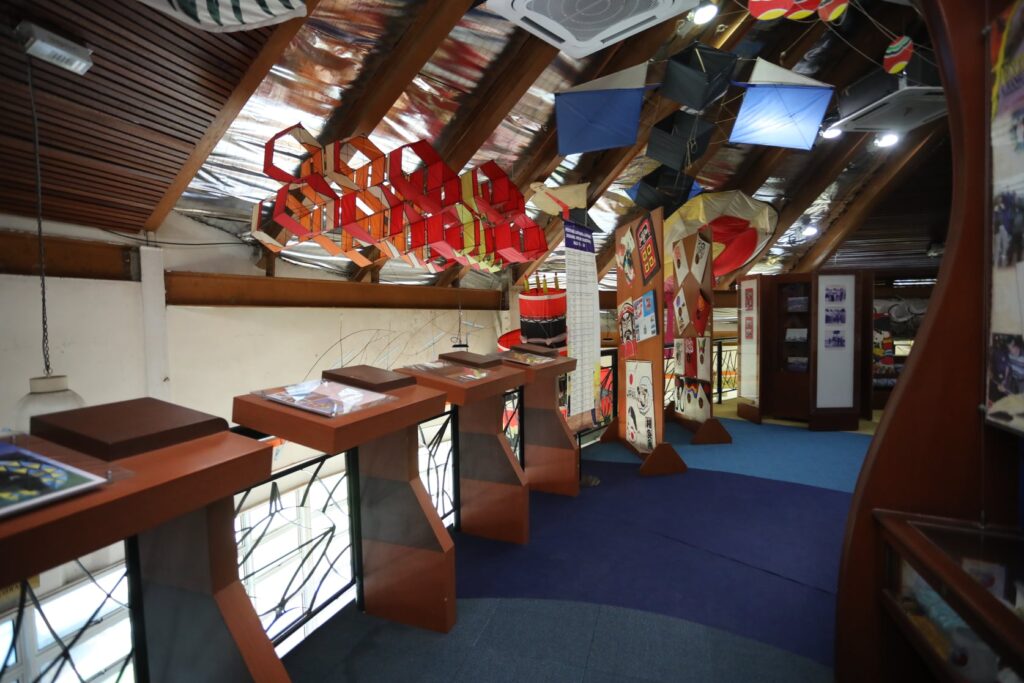 waktu operasi muzium wau