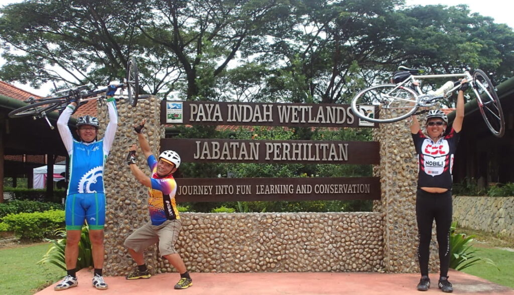 waktu operasi paya indah wetlands