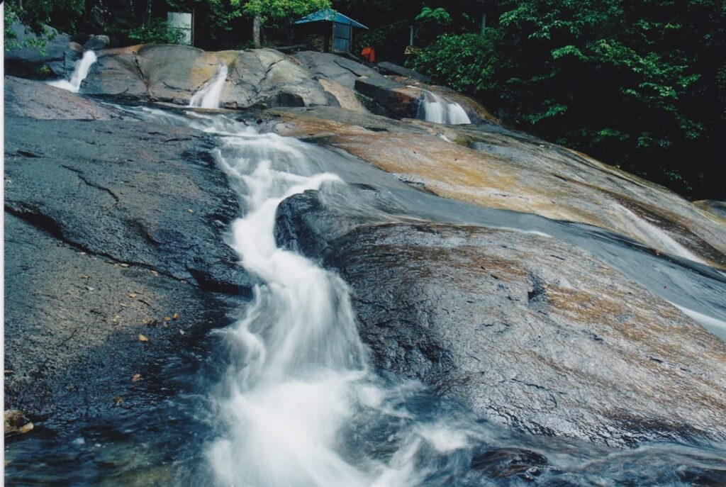 air terjun seri perigi