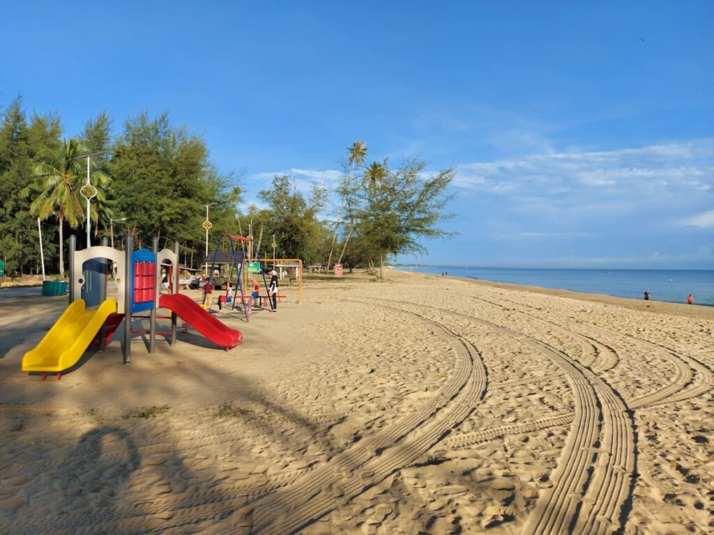 aktiviti pantai bisikan bayu