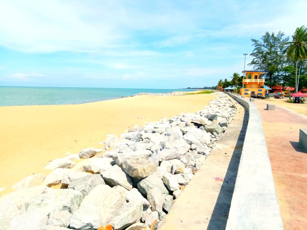 lokasi cahaya bulan beach