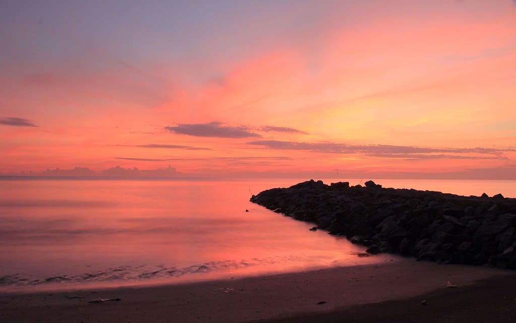 lokasi irama beach