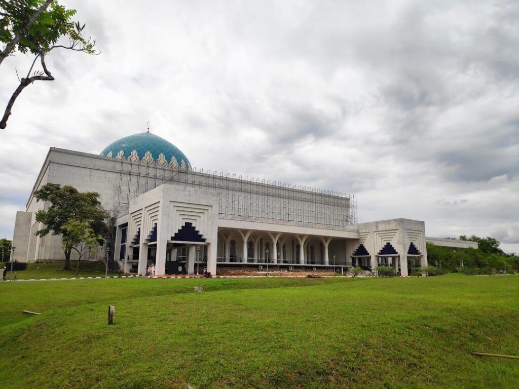 lokasi masjid jamek negeri sarwak
