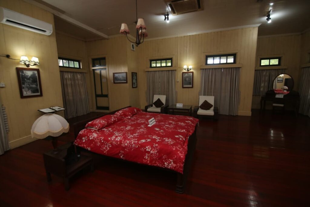 rumah berhantu agnes keith