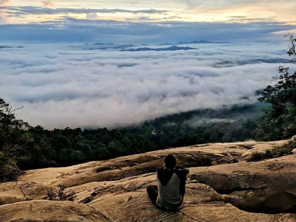 tarikan gunung stong kelantan