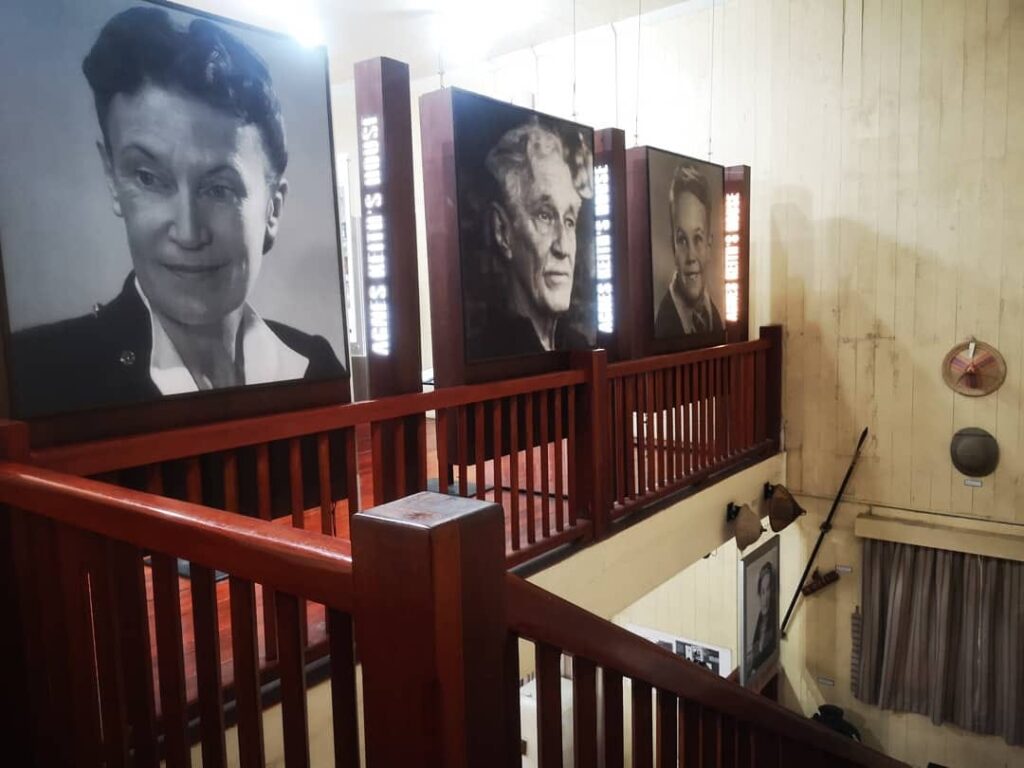 tarikan rumah agnes keith