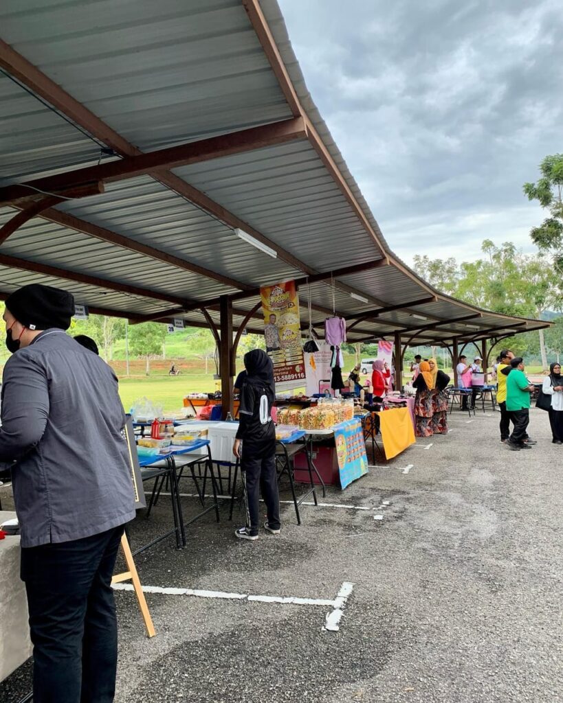 waktu operasi bazar tok guru