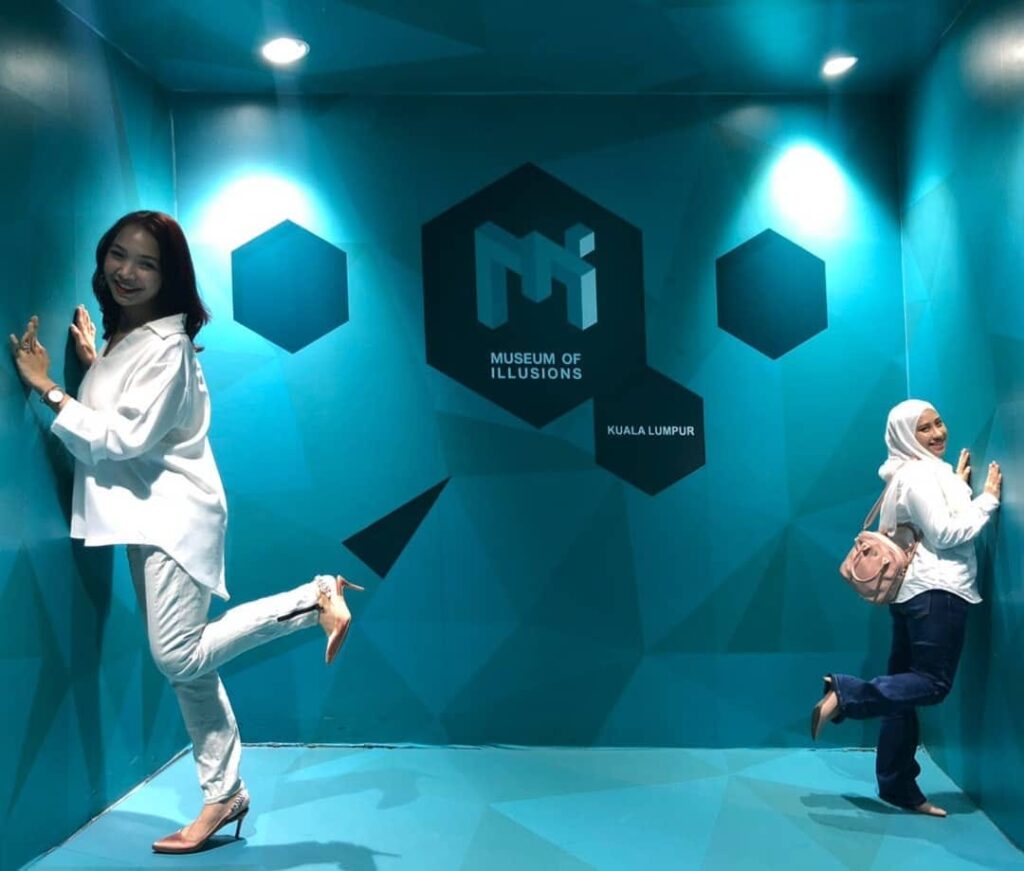 ames room