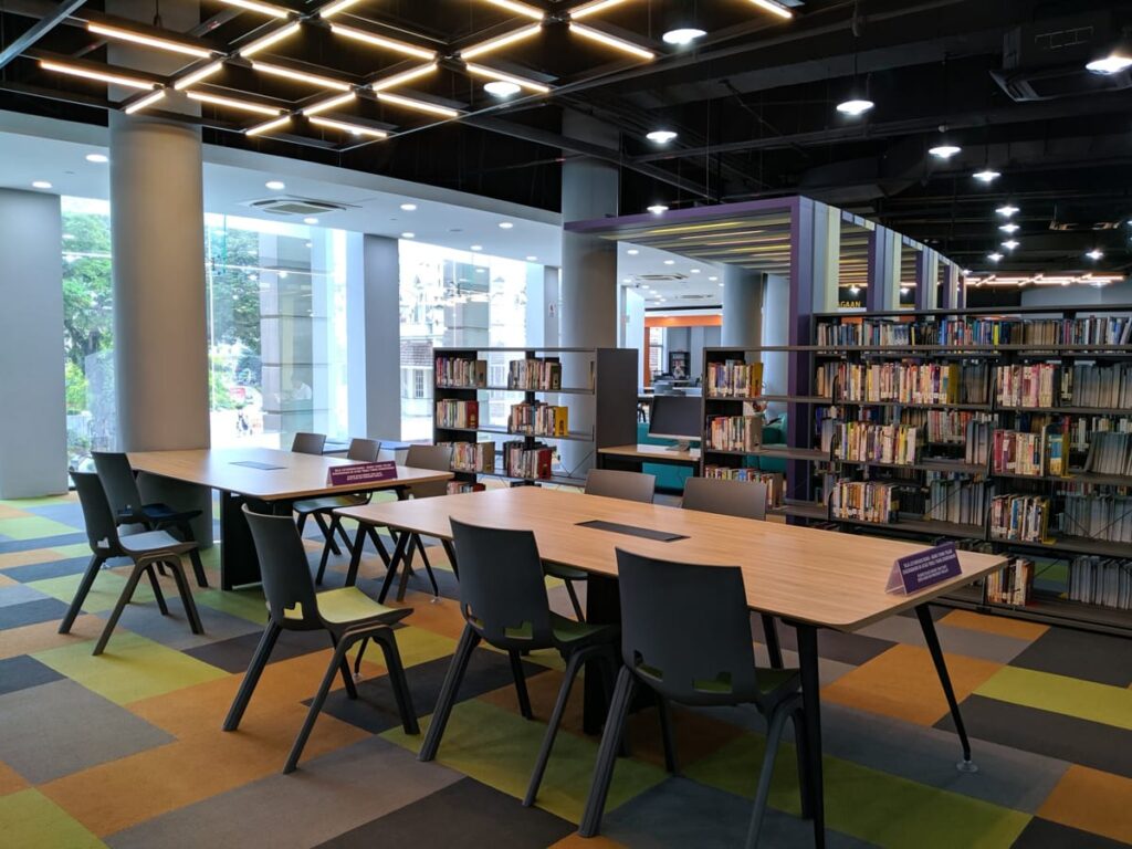 koleksi perpustakaan kl