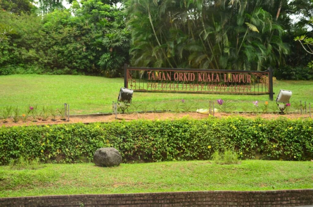 laluan taman orkid