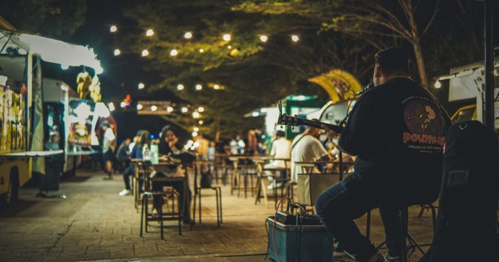sejarah tapak urban street dining