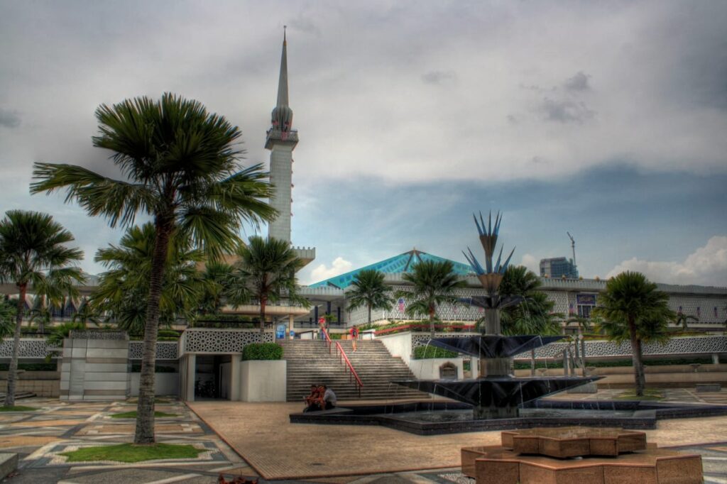 seni bina masjid negara