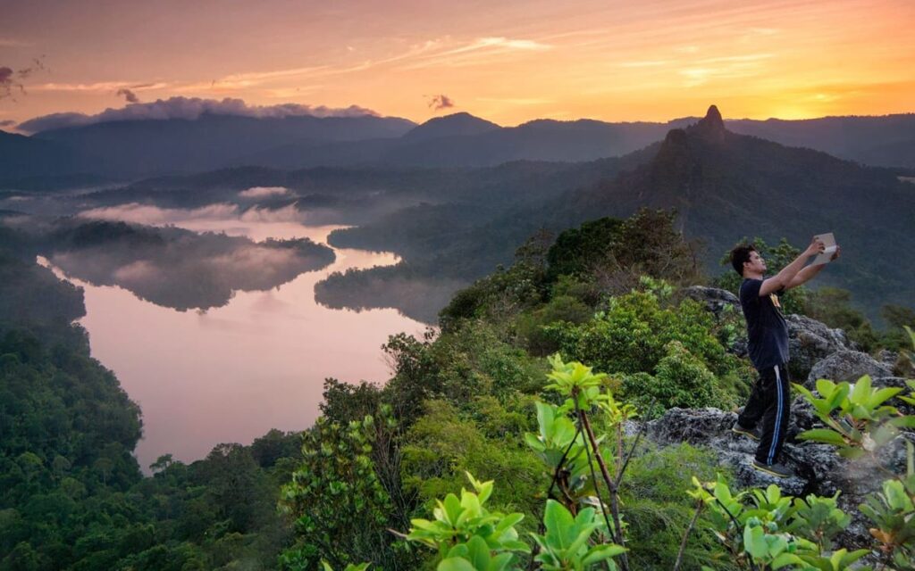 trail tabur hill