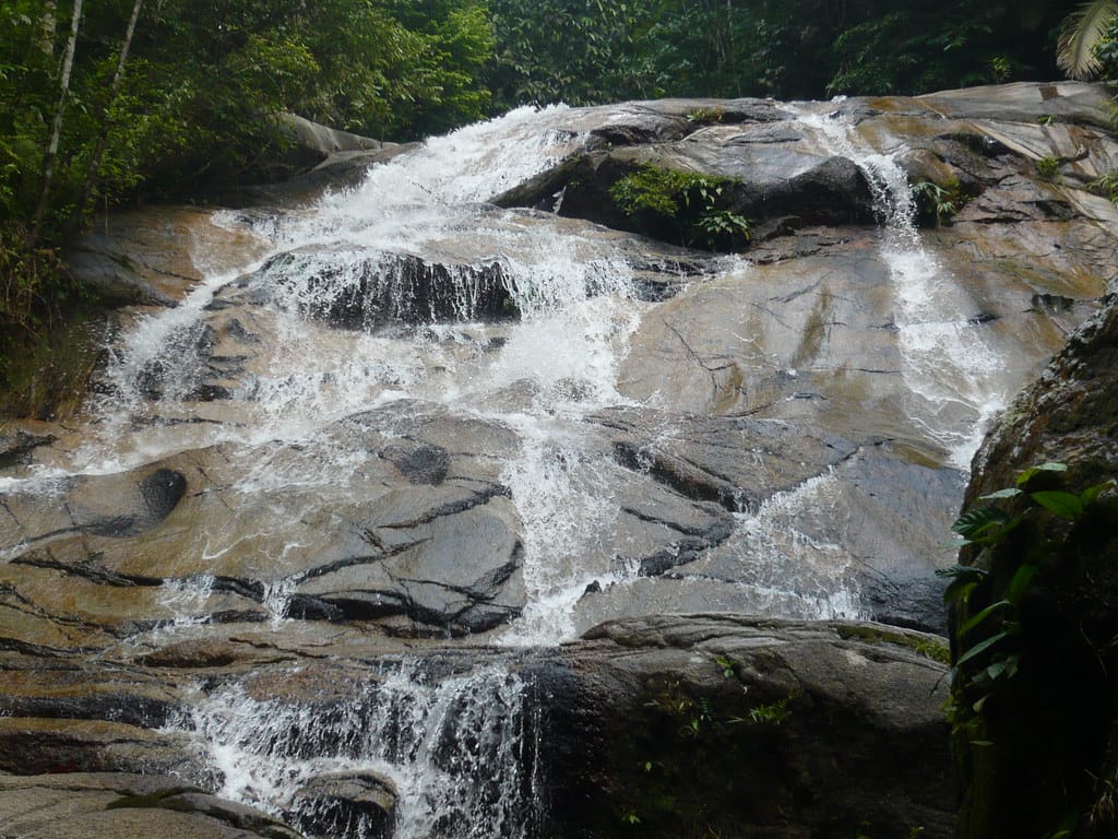 tarikan air terjun sofea jane