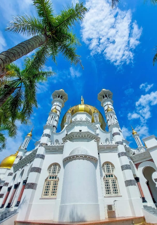 waktu operasi masjid ubudiah