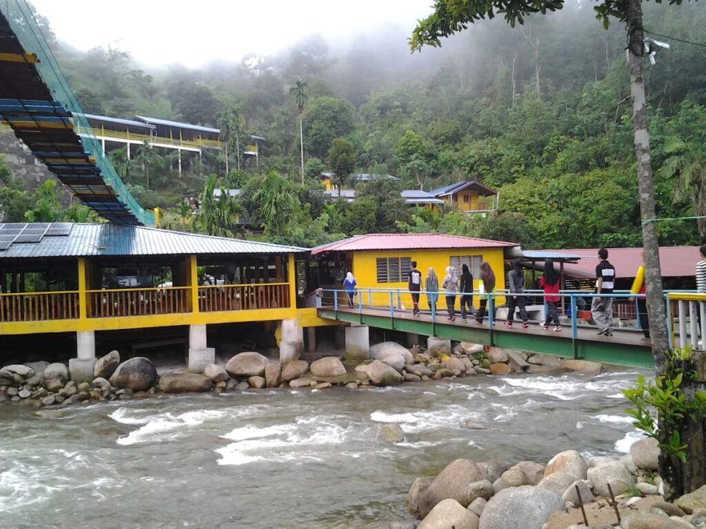 waktu operasi teratak riverview