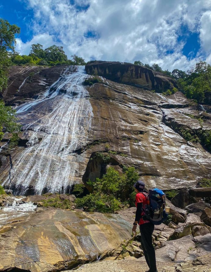 air terjun jelawang gunung stong