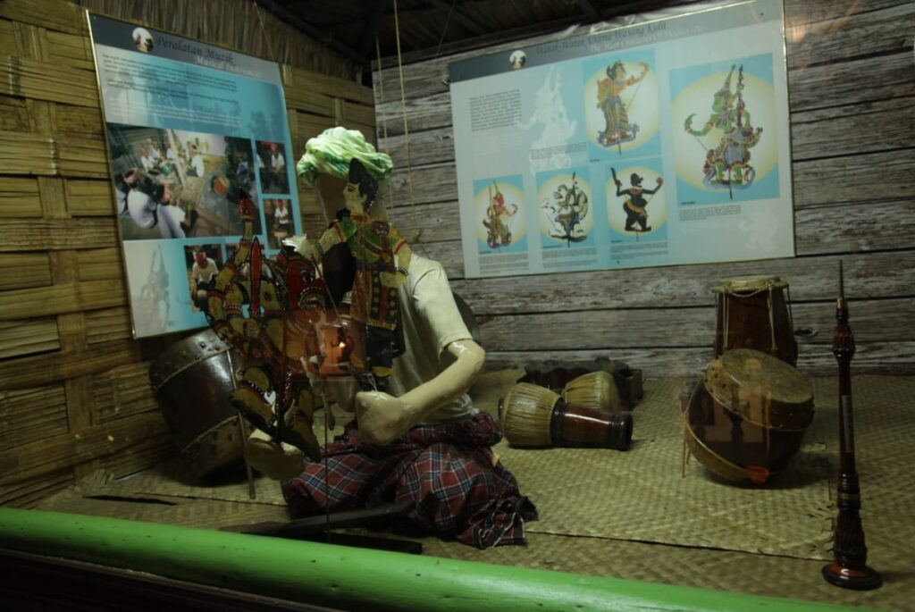 artifak muzium negeri kelantan
