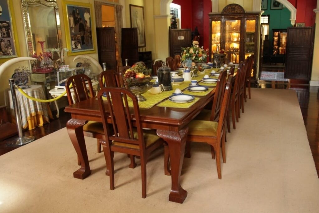 muzium diraja istana batu kelantan