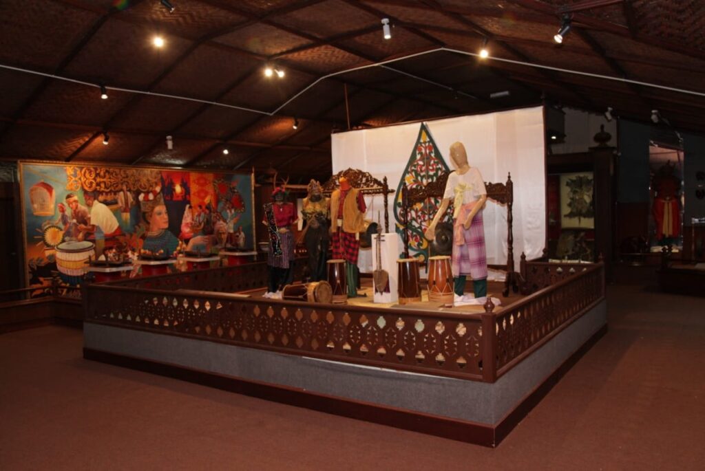 muzium negeri kelantan malaysia