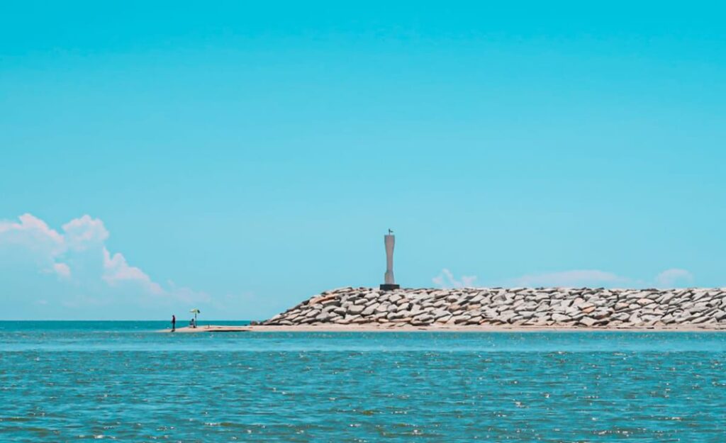 pantai senok lighthouse malaysia
