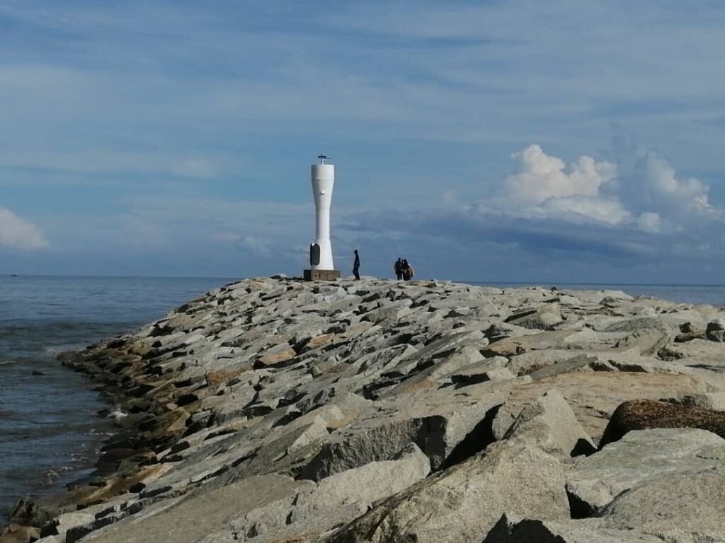 rumah api pantai senok kelantan