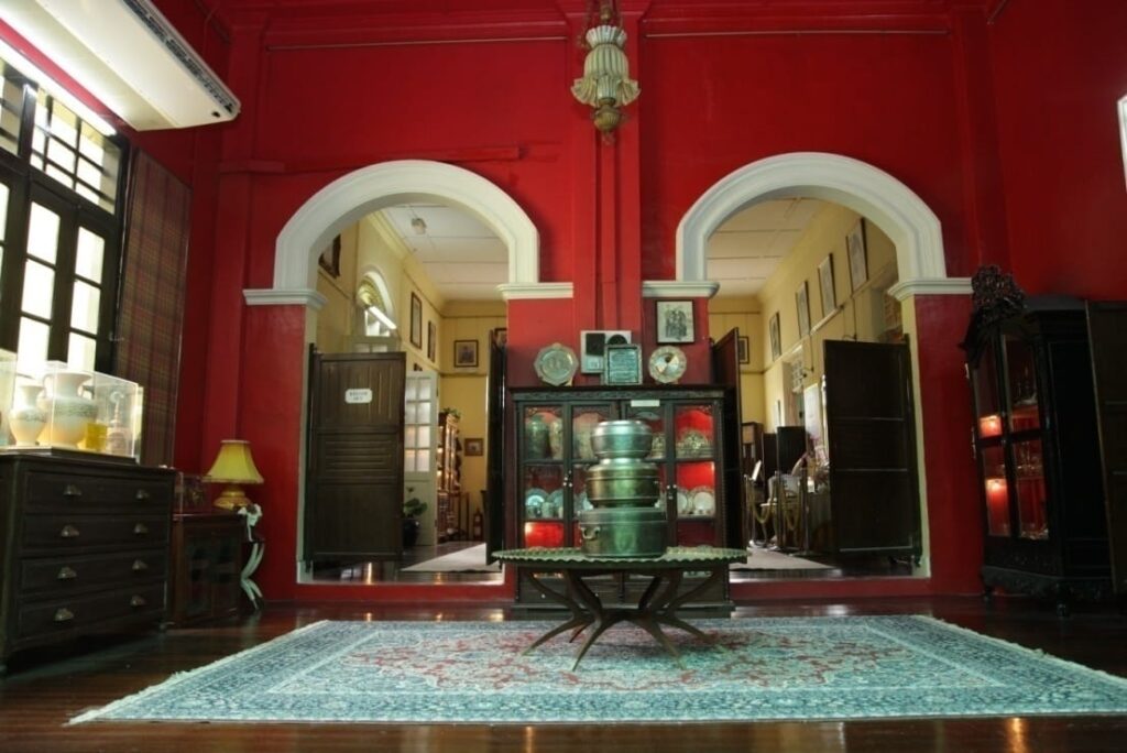 sejarah muzium diraja istana batu