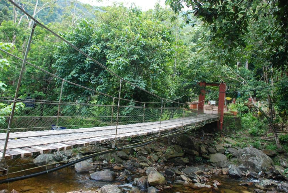 titi hayun waterfall