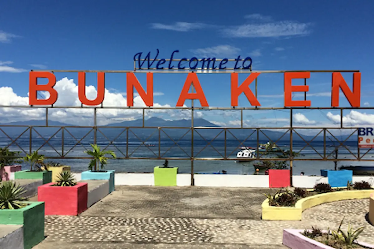 √ TAMAN NASIONAL BAWAH LAUT BUNAKEN Sulawesi Utara : Surga Bawah Laut yang Mendunia. Review dan Info Tiket