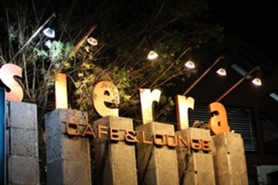 √ Sierra Café & Lounge Bandung : Dinner Romantis dengan View Citylight Dago