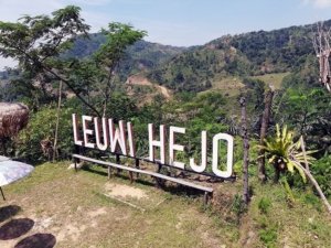 √ CURUG LEUWI HEJO : Surga Tersembunyi di Kaki Gunung Salak, Review & Info Tiket