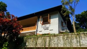 √ Miss Bee Providore Dago Bandung : Restoran Garden Family-Friendly yang Instagramable, Referensi & Info