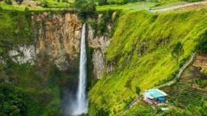 √ AIR TERJUN SIPISO-PISO : Keajaiban Alam dari Tebing Tinggi Tanah Karo, Review & Info