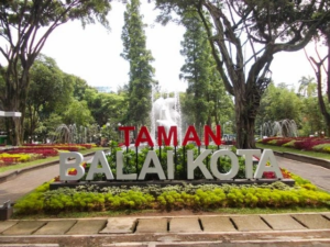 √ TAMAN BALAI KOTA BANDUNG: Surga Hijau di Tengah Kota, Review & Info Tiket.