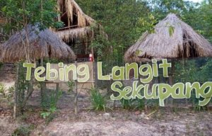 √ Tebing Langit Sekupang, Surga Foto dan Panorama Alam di Atas Awan Batam, Review & Info