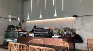 √ MIMITI Coffee & Space Bandung: Café Tropis Minimalis untuk Ngopi & Nugas