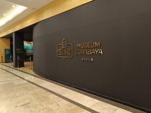 √ MUSEUM SURABAYA GEDUNG SIOLA : nostalgia dalam balutan modernitas di tengah kota pahlawan, Review & Info