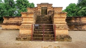 √ Candi Muaro Jambi: Kompleks Candi Terluas di Indonesia yang Penuh Misteri