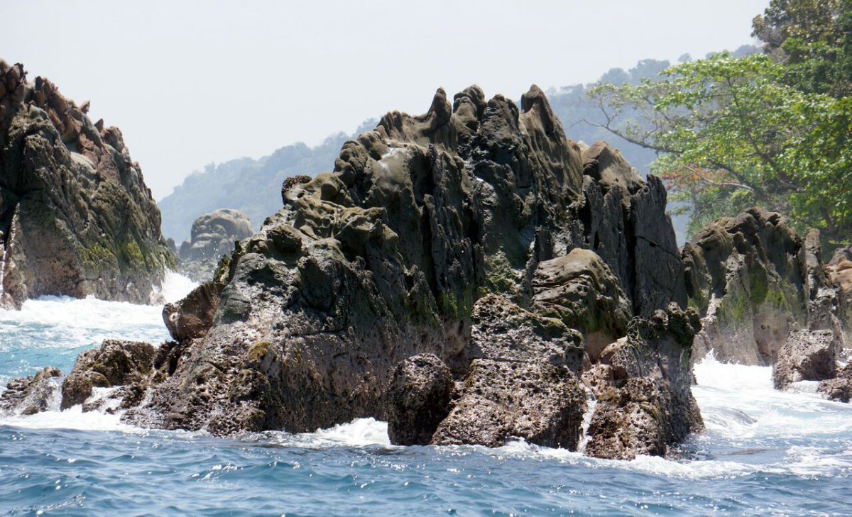 √ PANTAI BATU NAGA SUKABUMI: Pesona Tersembunyi di Selatan Jawa Barat yang Wajib Dikunjungi, Review & Info