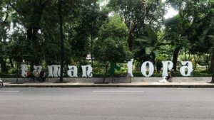 √ TAMAN FLORA BRATANG SURABAYA : Oksigen Hijau di Tengah Hiruk Pikuk Kota, Review & Info
