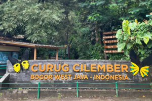 √ CURUG CILEMBER : Pesona Alam yang Memukau di Kaki Gunung Pancar, Review Info & Harga Tiket