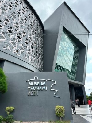√ MUSEUM TSUNAMI ACEH : jejak luka, ketabahan, dan , Review & Info