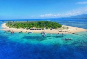 √ GILI KONDO : Hiden Gem di Timur Lombok Dengan Laut Sebening Kristal