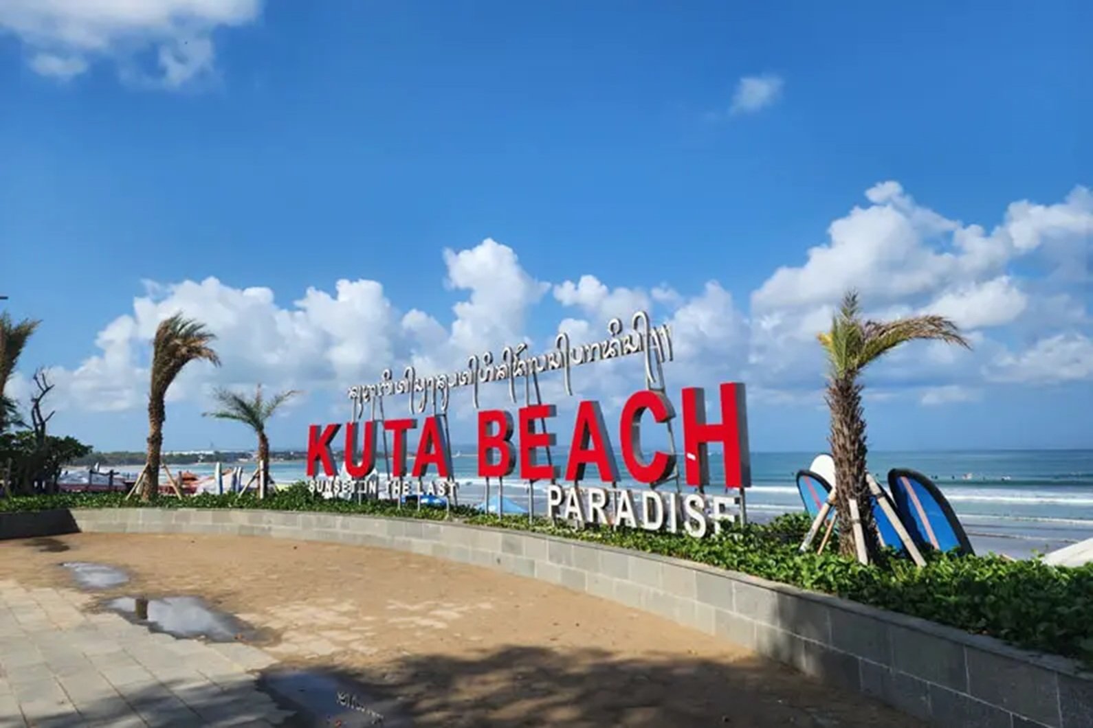 √ PANTAI KUTA BALI : Surga Wisata Dunia, Daya Tarik, Akses, Hotel, dan Aktivitas Favorit Wisatawan, Review & Info