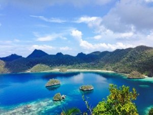 √ PULAU WAYAG : Di Ujung Timur Surga Tersembunyi
